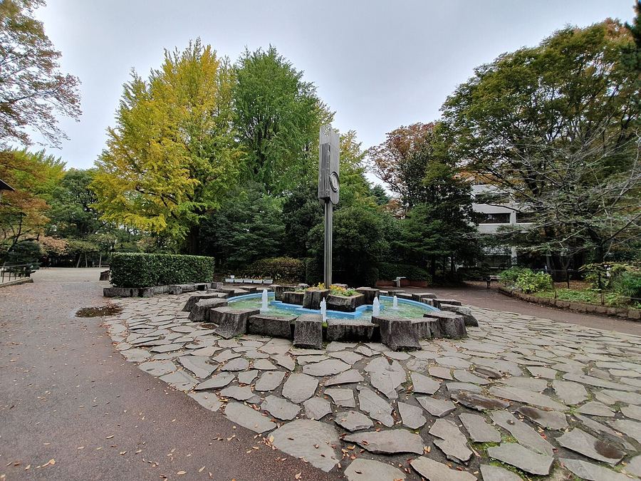 天現寺橋交差点周辺(有栖川宮記念公園)の現在の様子